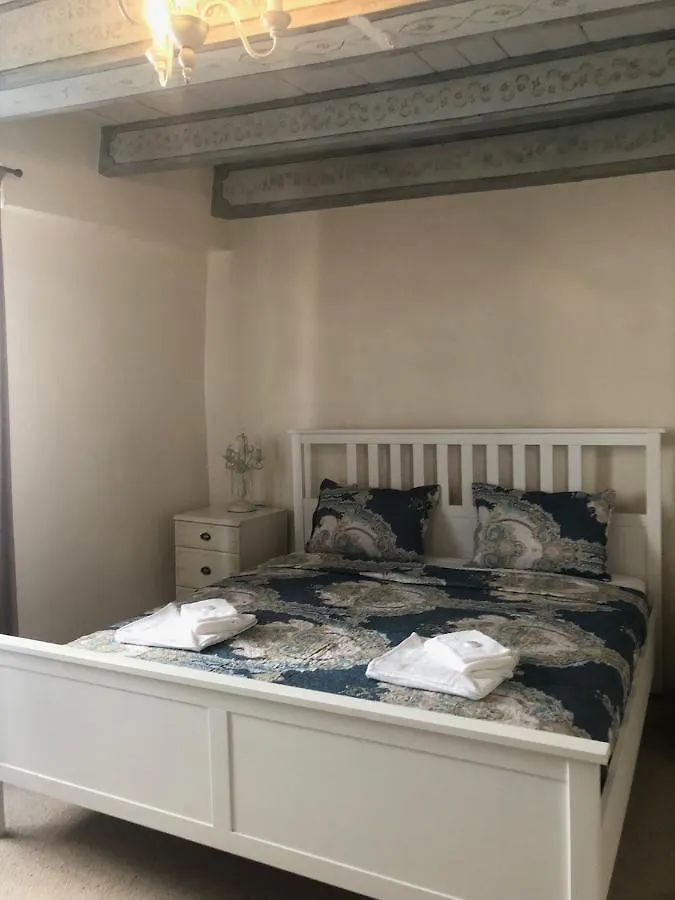 La Porte Bleue Saint-Antonin Bed & Breakfast