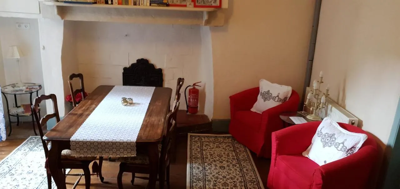 La Porte Bleue Saint-Antonin Bed & Breakfast